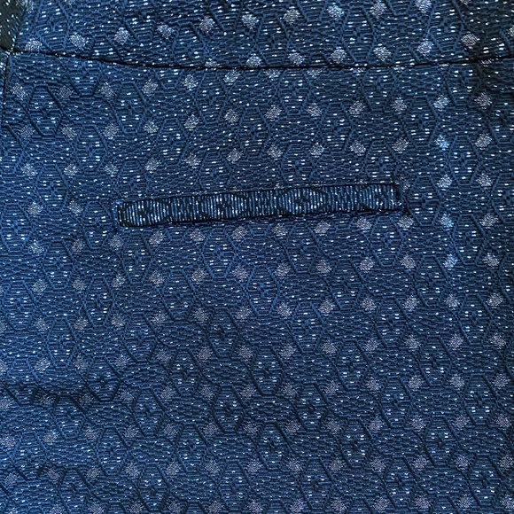 Metallic Textured Mini Skirt Silver + Black by GAP - Size 8 - Picture 4 of 8